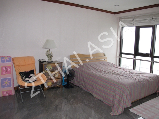 Krisda Golden Condotel , Pattaya, Na-Jomtien - photo, price, location map