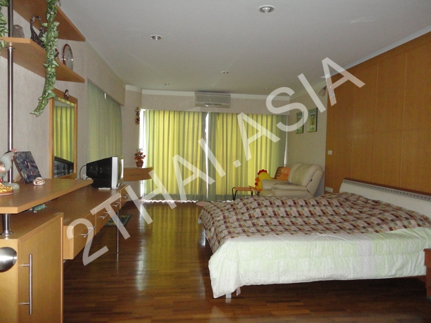 Krisda Golden Condotel , Pattaya, Na-Jomtien - photo, price, location map