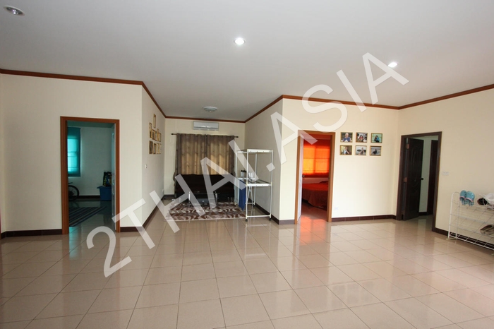 Pattaya Tropical Village, Pattaya, East Pattaya - photo, price, location map