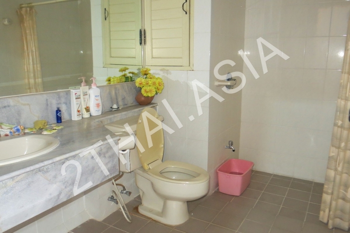 Krisda Golden Condotel , Pattaya, Na-Jomtien - photo, price, location map