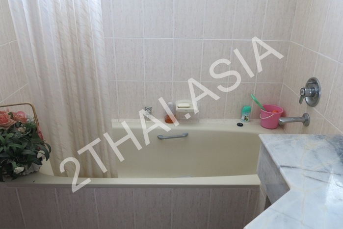 Krisda Golden Condotel , Pattaya, Na-Jomtien - photo, price, location map